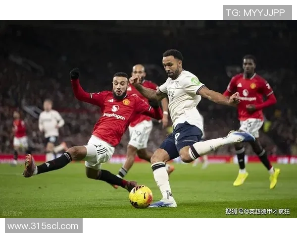 狼队与曼联激战正酣比赛直播全程回顾与精彩瞬间分析 狼队与曼联激战正酣比赛直播全程回顾与精彩瞬间分析